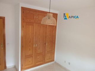 Casa adosada en venta en La Granja-La Colina-Los Pastores en Algeciras