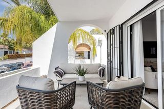 Piso en venta en Los Naranjos - Las Brisas en Marbella