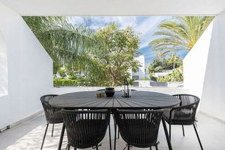 Piso en venta en Los Naranjos - Las Brisas en Marbella