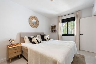 Piso en venta en Los Naranjos - Las Brisas en Marbella