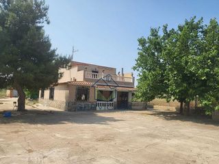 Chalet en venta en Hellín