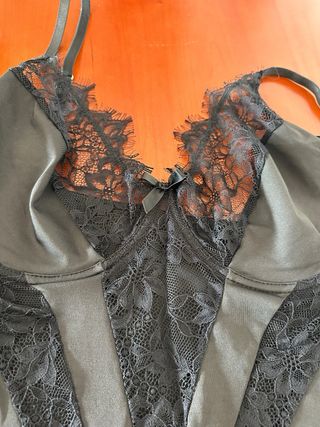 Body nero in pizzo 
tg 54/56