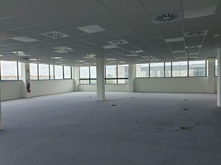 Oficina en alquiler en Zona Industrial en Prat de Llobregat, El