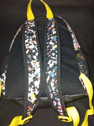 Mochila pequeña nike.