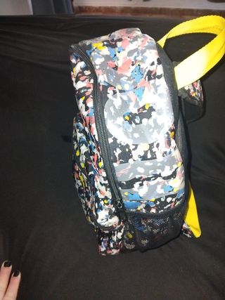 Mochila pequeña nike.