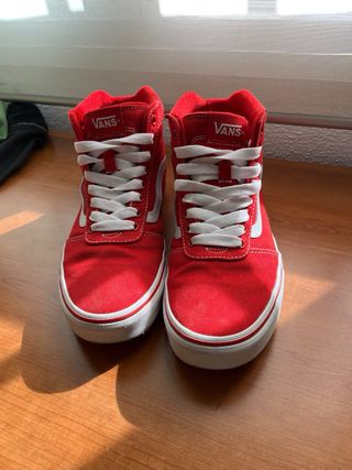 Zapatillas Vans rojas altas