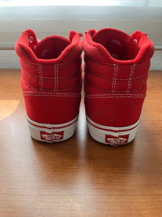 Zapatillas Vans rojas altas