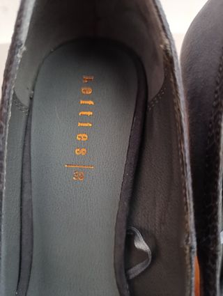 Tacones grises elegantes