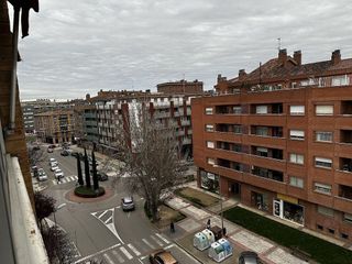Piso en venta en Los Olivos en Huesca