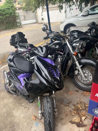 Aerox 49cc: Scooter negra y morada urgente!!