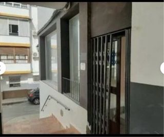 Local comercial Carmona -