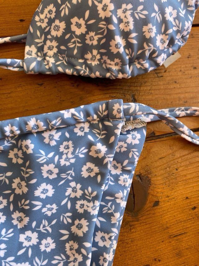 Bikini Shein azul floral