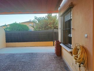 Casa pareada en alquiler en Zona Universitaria  en Bormujos