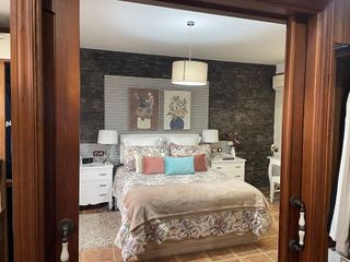 Chalet en venta en La Granja-La Colina-Los Pastores en Algeciras