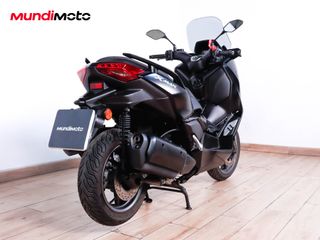 YAMAHA X-MAX 300 TECH MAX