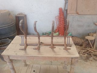 Perchero antiguo de madera - 4 ganchos
