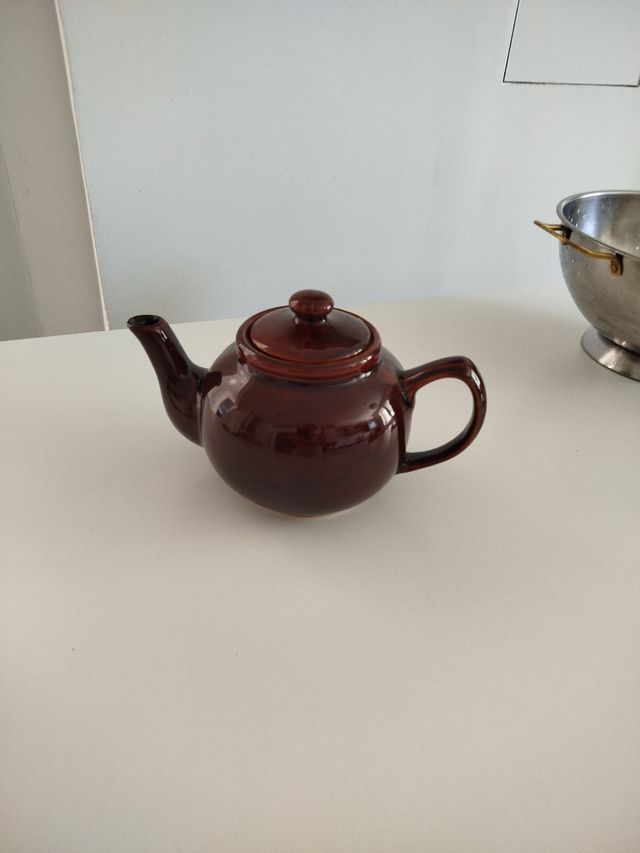 Tetera Marrón Cerámica.