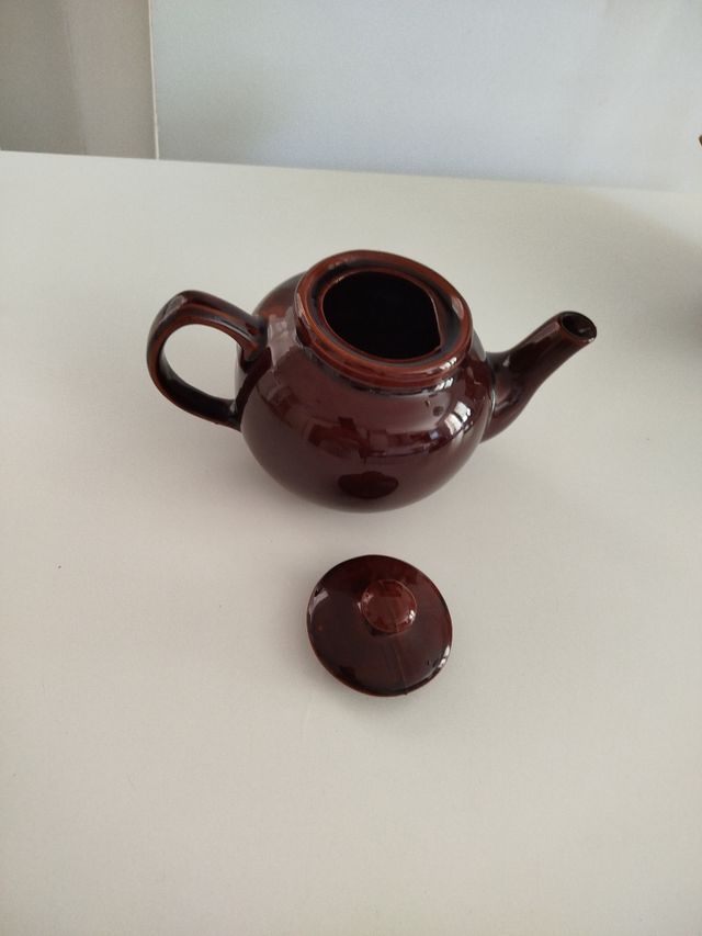 Tetera Marrón Cerámica.