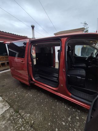 Peugeot Traveller 2018