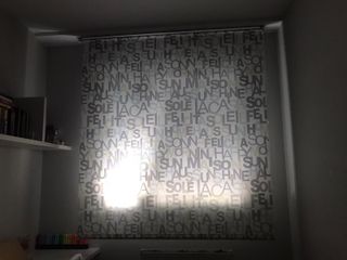 Cortina enrollable - Estampado letras