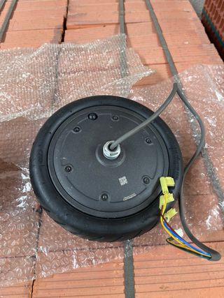 Motor y rueda trasera Xiomi M365. Neumaticos NUEVO