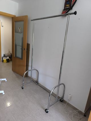 Perchero metálico profesional