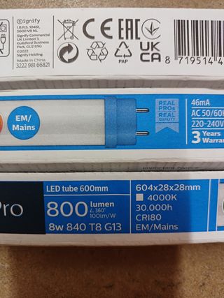 paquete de 3 tubos LED Philips T8 de 600mm, 8W/840