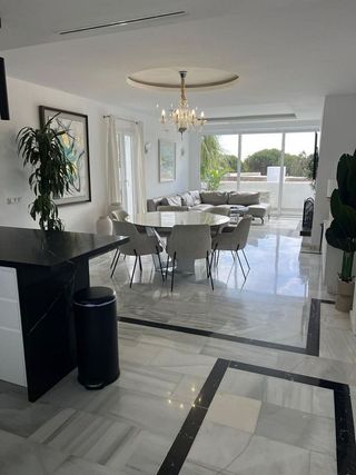 Ático en alquiler en Puerto Banús en Marbella