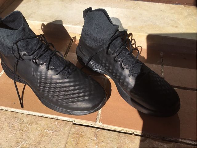 zapatos deportivos lunar magista de segunda mano por 20 EUR en