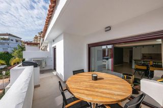 Piso en venta en Nueva Andalucía centro en Marbella