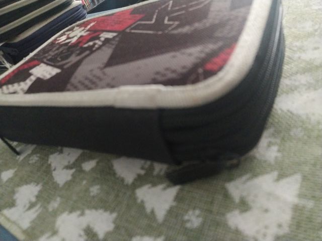 Estojo Kelme com fecho duplo