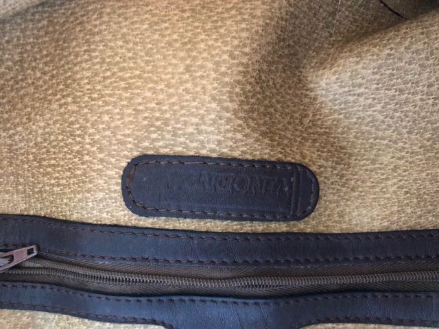 Bolso negro mediano de piel