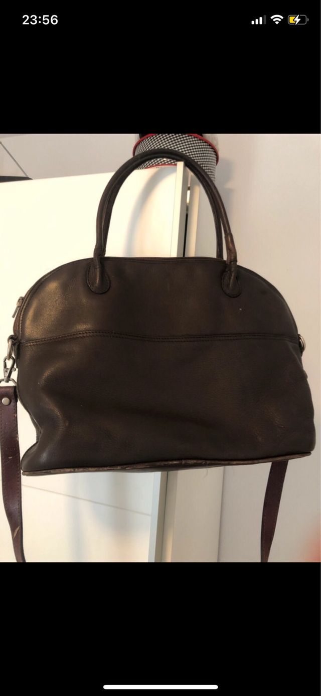 Bolso negro mediano de piel