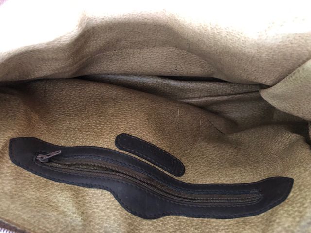 Bolso negro mediano de piel