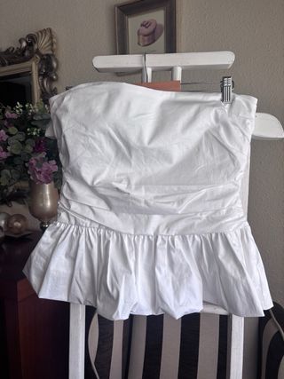 Top blanco Zara - palabra de honor