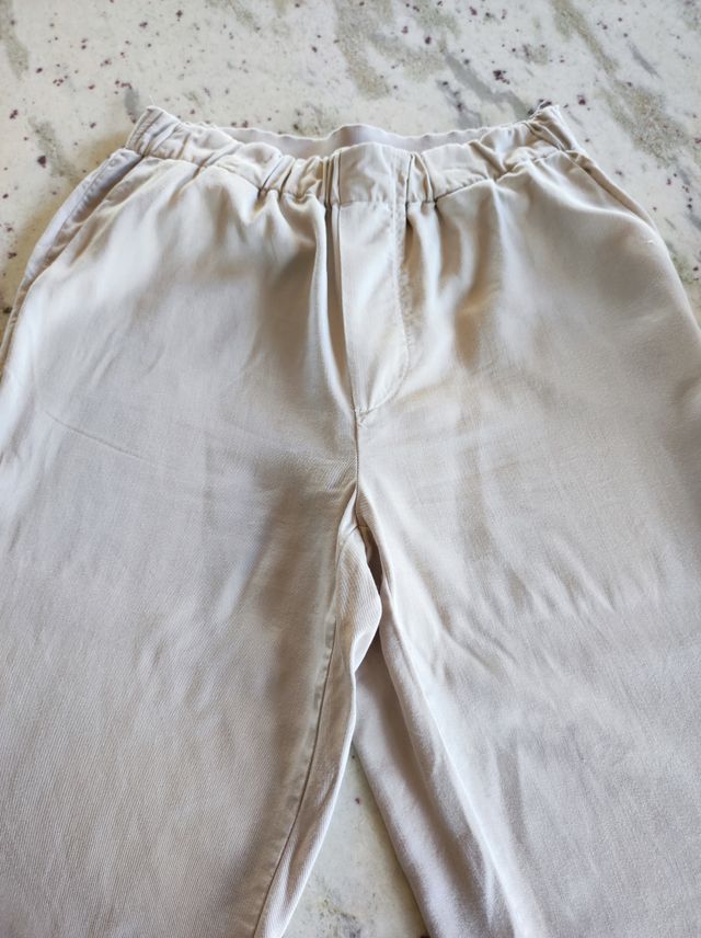 Pantalón crema oscuro, ese O ese, S