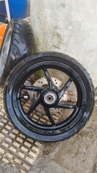 Llantas Piaggio TYPHOON  NGR  125 CC UNA con disco