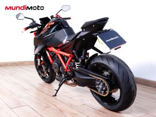 KTM 1290 SUPER DUKE R