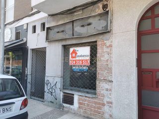 Local comercial en venta en Maria Auxiliadora - Barriada LLera en Badajoz