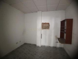 Local comercial en venta en Maria Auxiliadora - Barriada LLera en Badajoz