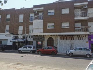 Local comercial en venta en Maria Auxiliadora - Barriada LLera en Badajoz