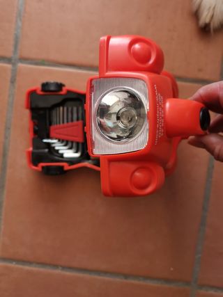 Caja herramientas MAPFRE con linterna y bisera 