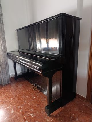 Piano vertical 