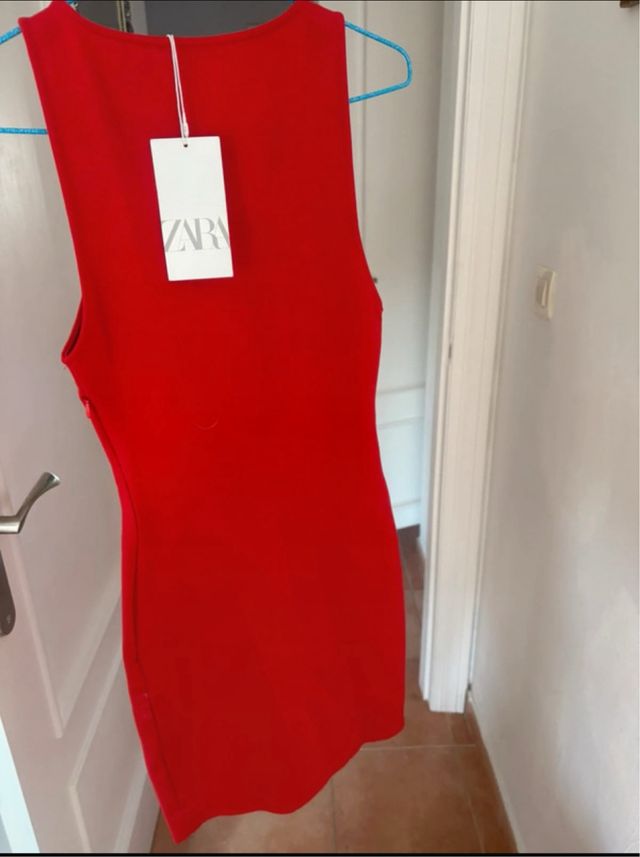 Vestido mini Zara rojo con etiqueta