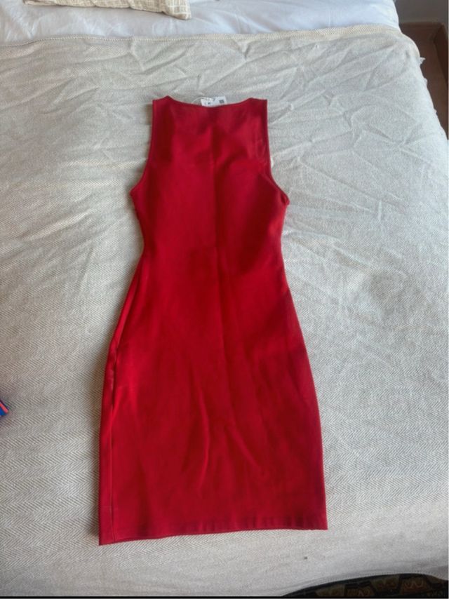Vestido mini Zara rojo con etiqueta