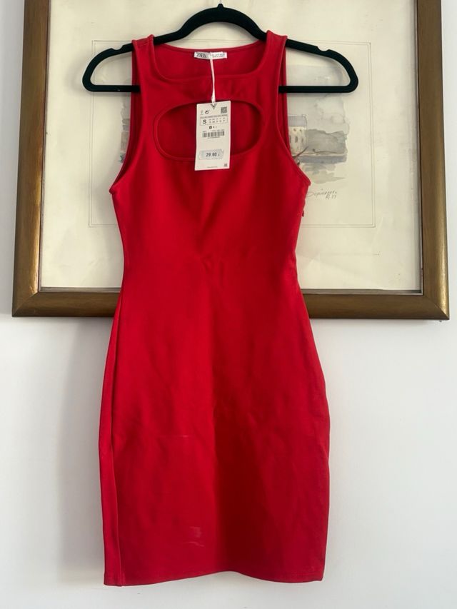 Vestido mini Zara rojo con etiqueta