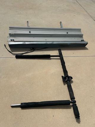 Portamotos metálico para transporte