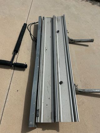 Portamotos metálico para transporte