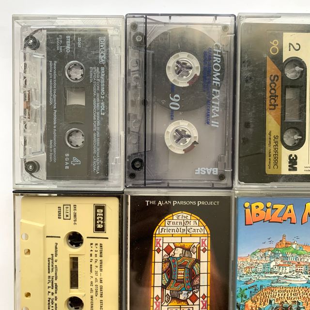 LOTE CINTAS CASSETTE VARIADAS