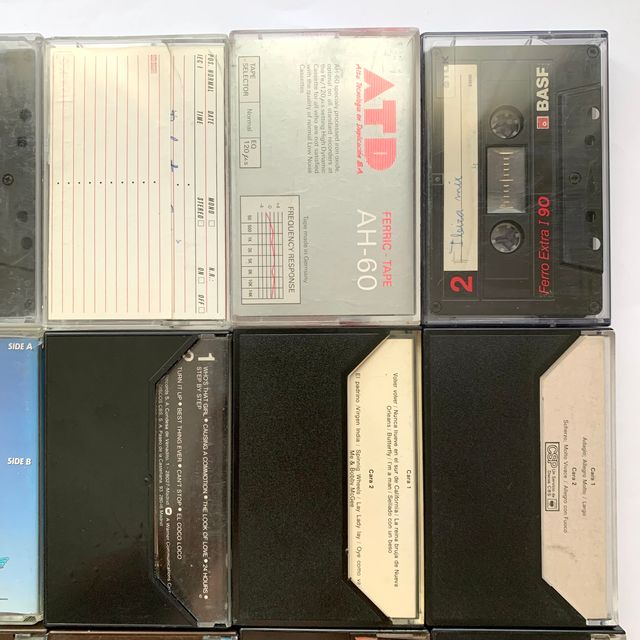 LOTE CINTAS CASSETTE VARIADAS